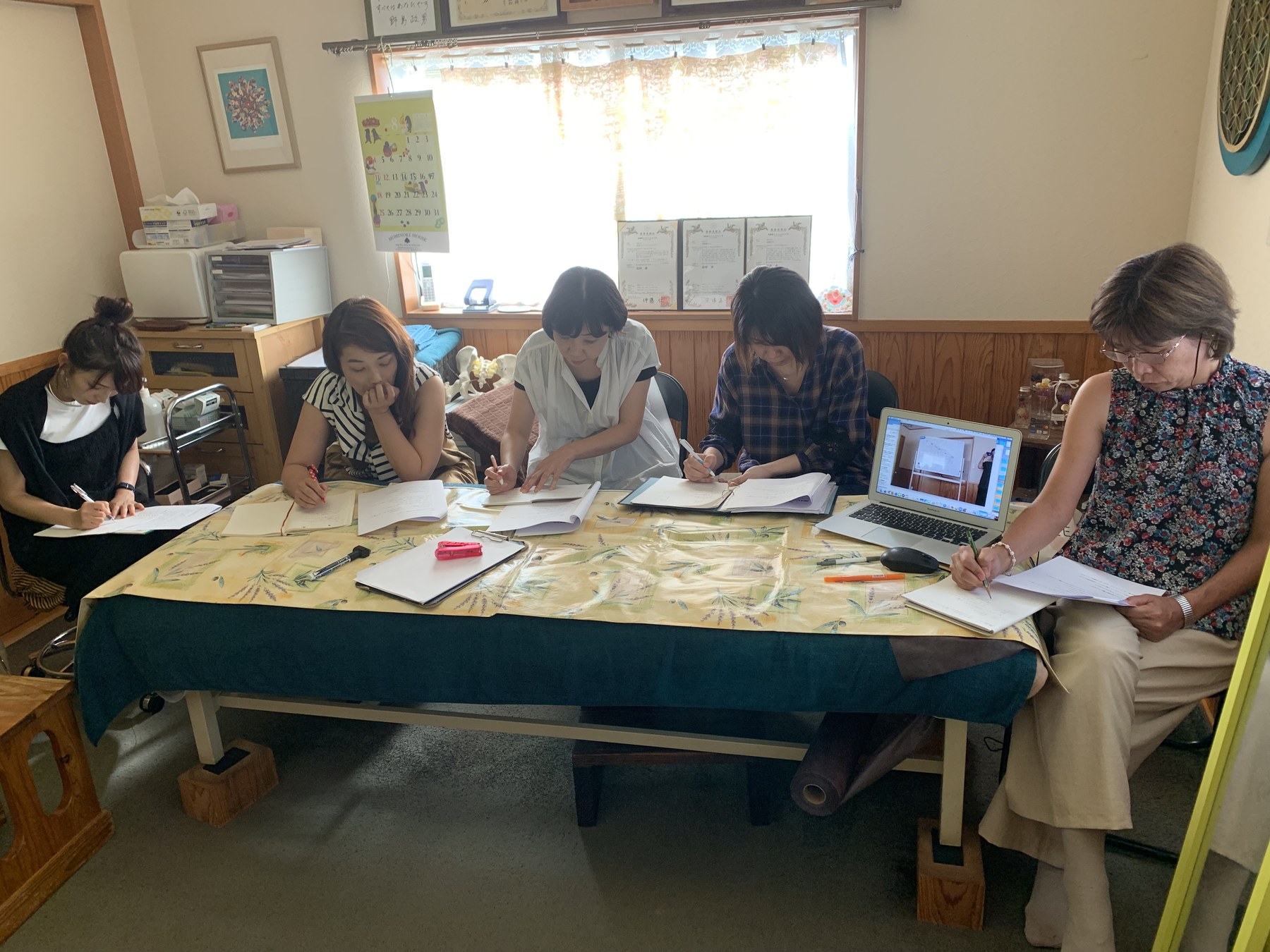 2019年1Day祭りで企画を話し合う参加者たち